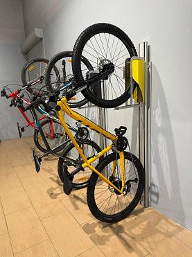 Вертикальная велопарковка-лифт VELO-UP Basic